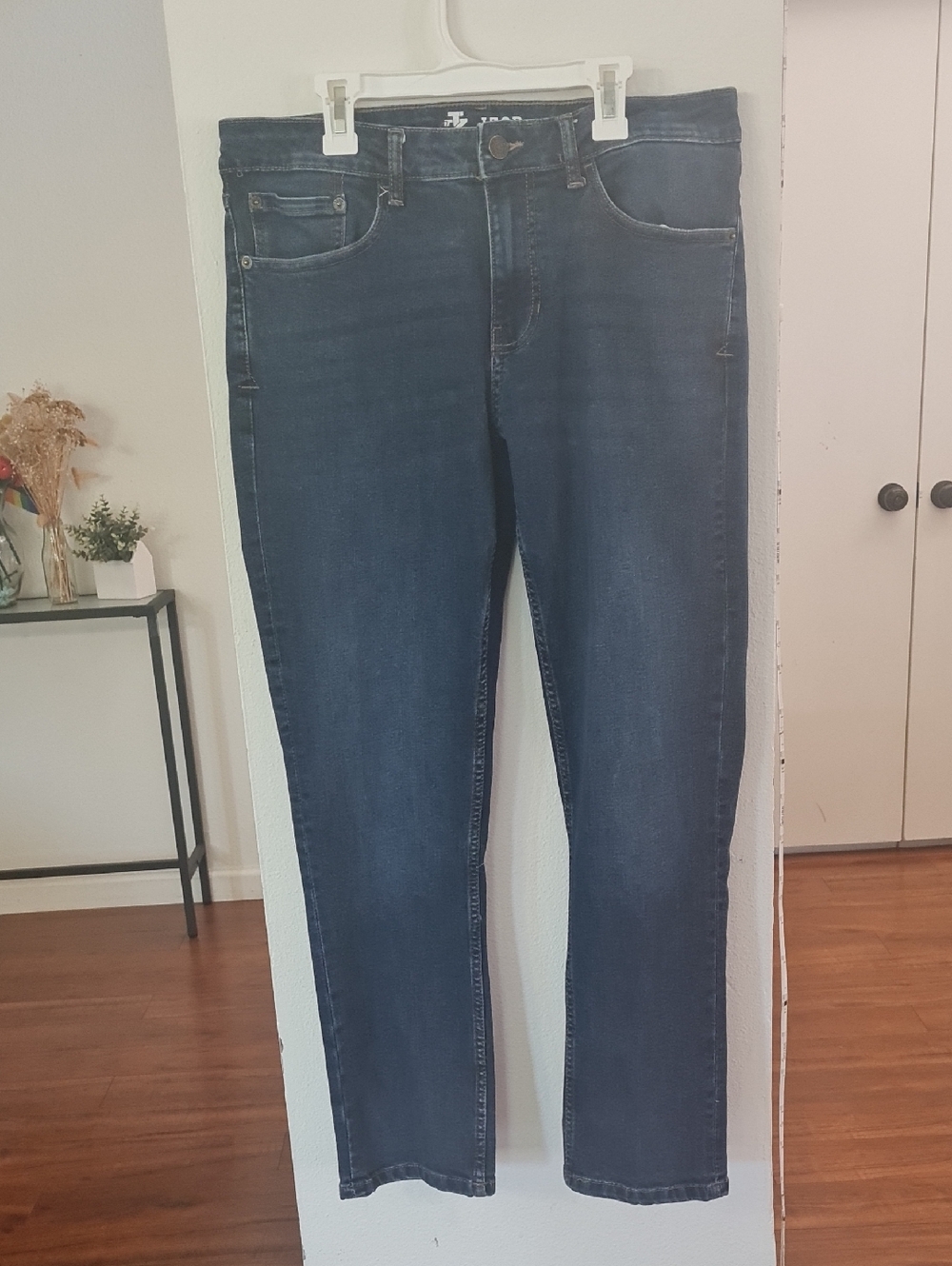 Izod Men’s Straight Jeans in Dark Blue